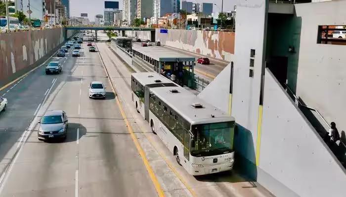 Metropolitano Bus